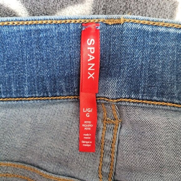 Spanx Flare Leg Pull-On Jeans Size L High Rise Light Blue Stretchy Slimming Euc - Picture 2 of 10